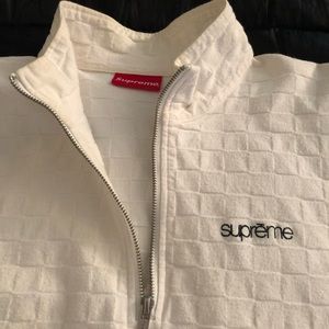 SUPREME - Mens Large White Sweater w/ Zipper.